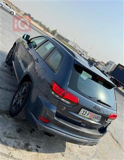 جیپ گراند شیرۆکی